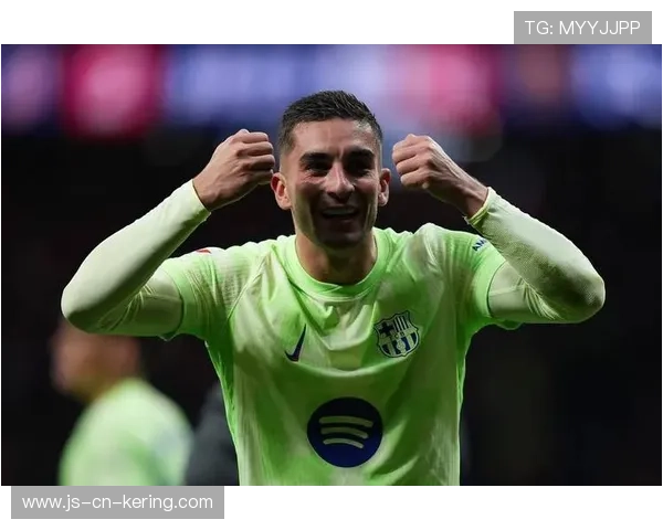 费兰托雷斯回追反抢极具侵略性——重塑现代足球战术的锋线典范 费兰托雷斯回追反抢极具侵略性——重塑现代足球战术的锋线典范